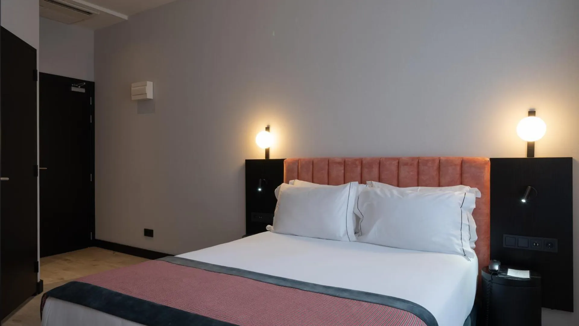 Catalonia Vondel Amsterdam Hotel 4*,