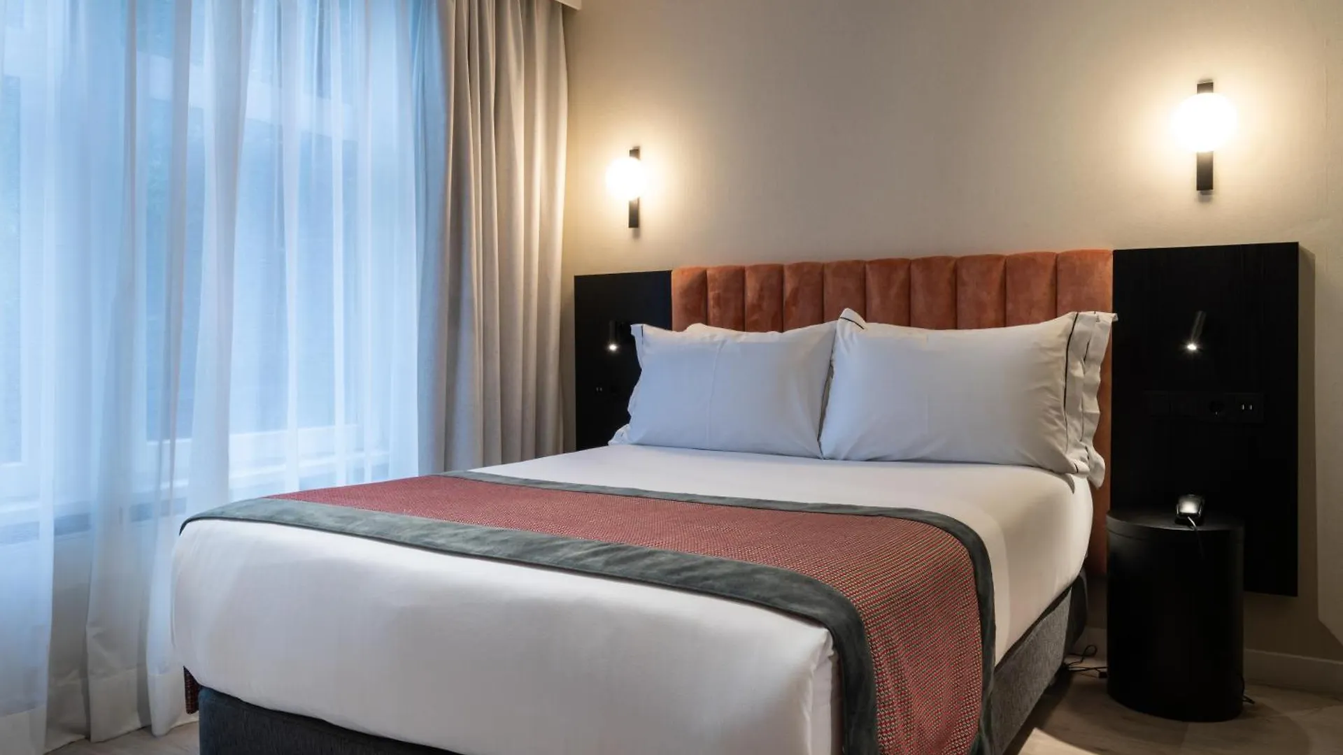 Catalonia Vondel Amsterdam Hotel